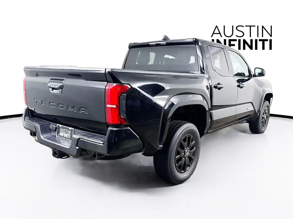 2025 Toyota Tacoma SR5 - Photo 7