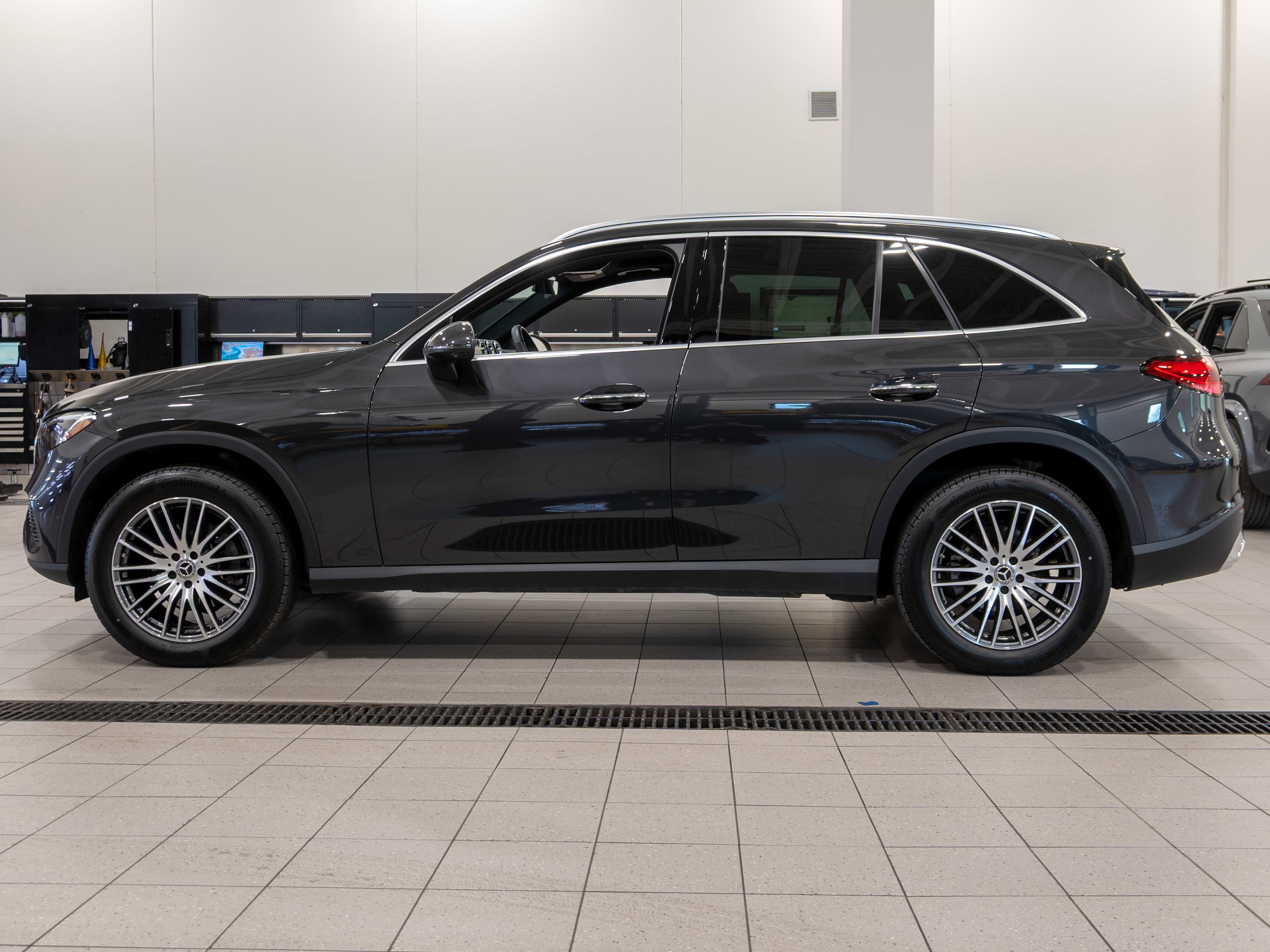 Certified Used 2025 GRAPHITE GREY METALLIC Mercedes-Benz GLC 300 image 2