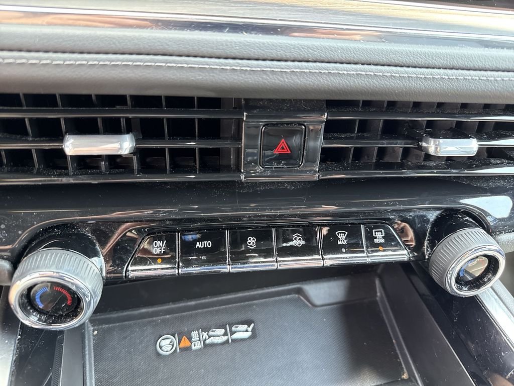 Used 2025 Gray Chevrolet Z71 image 17