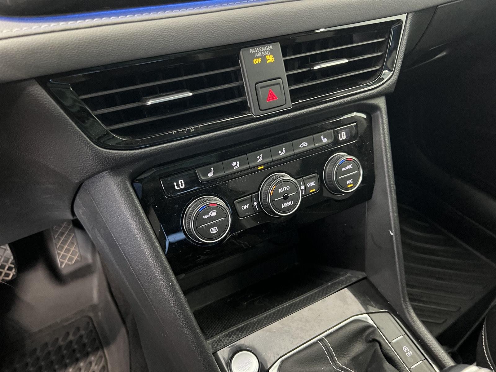 2023 Volkswagen Taos SEL - Photo 18