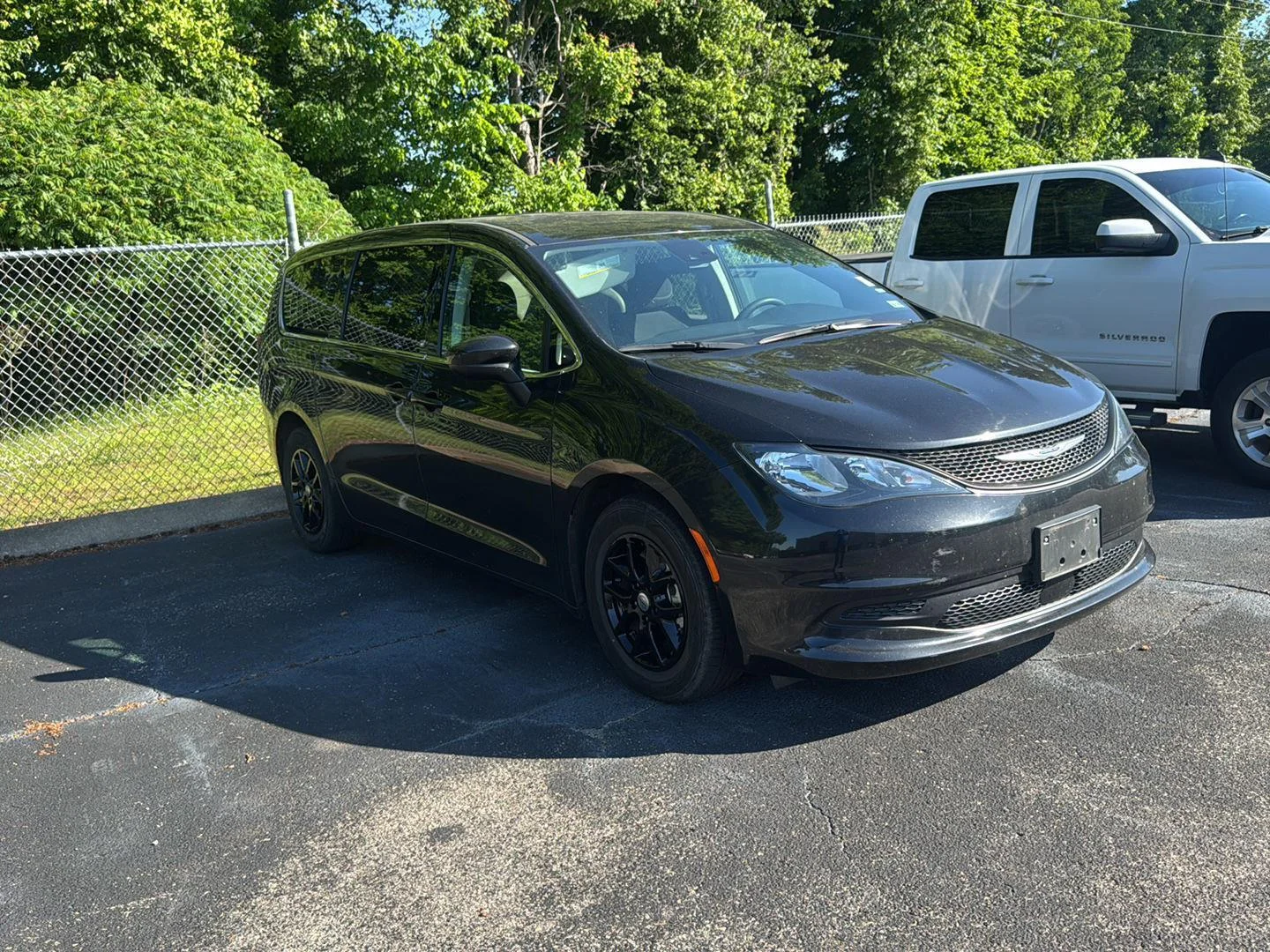 2023 Chrysler Voyager LX