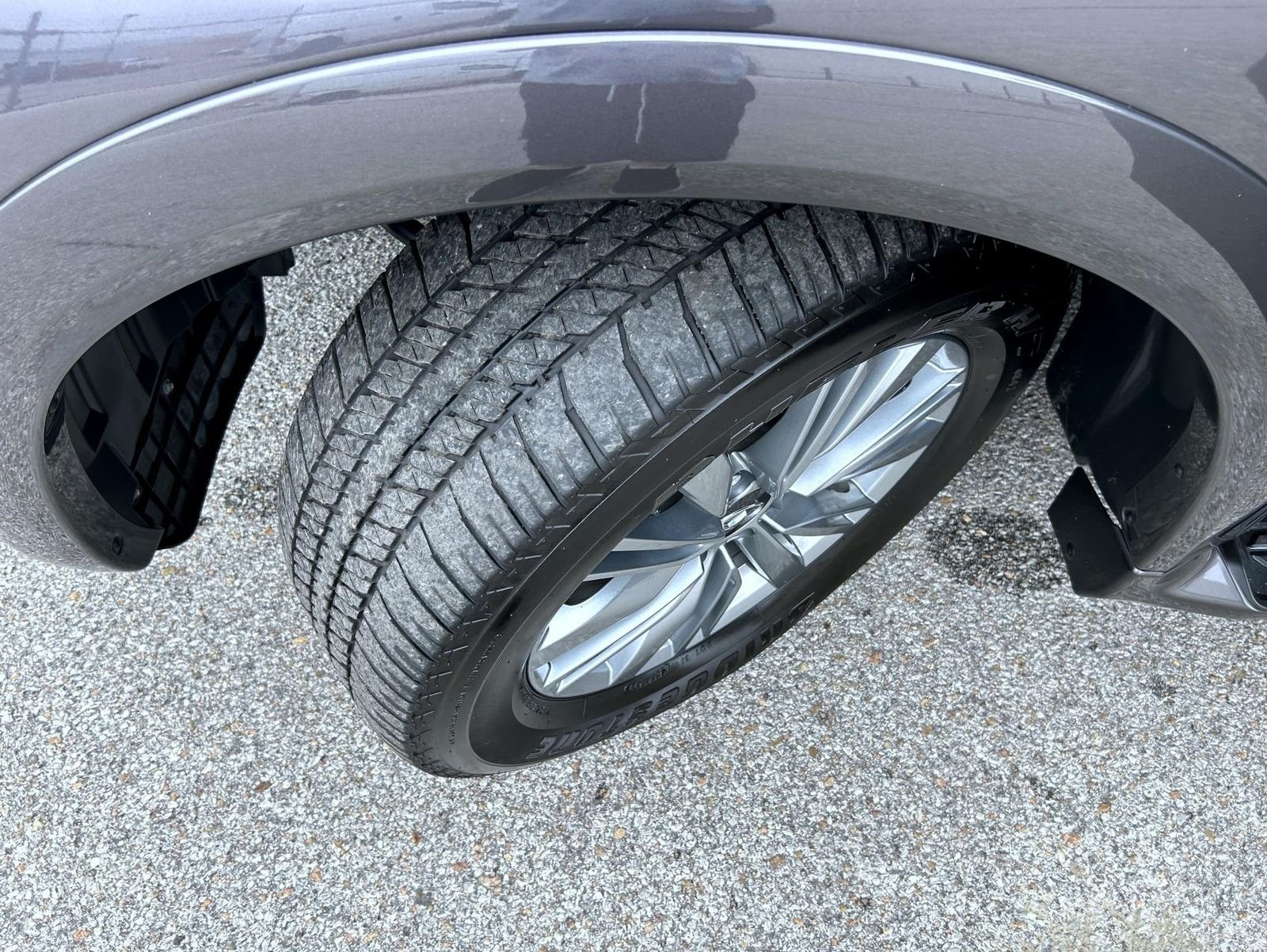 Used 2023 Gray INFINITI LUXE image 25