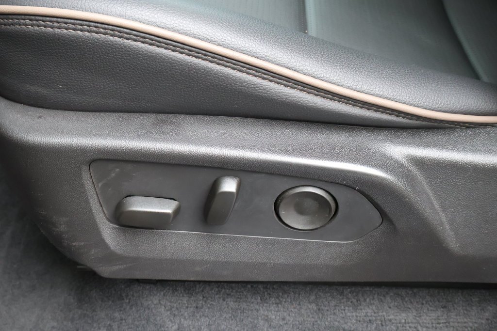 2025 GMC Canyon Denali - Photo 38