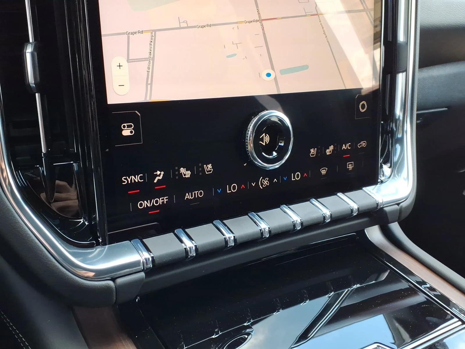 2026 GMC Yukon XL Denali - Photo 20