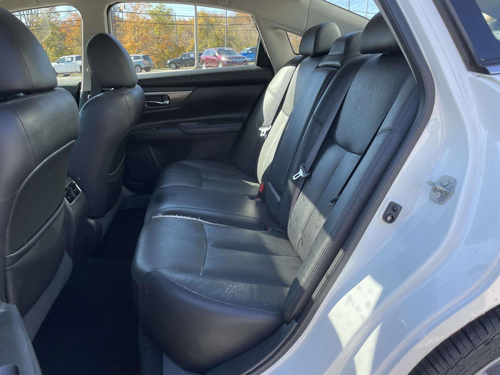 Used 2014 Pearl White Nissan 3.5 SL image 24