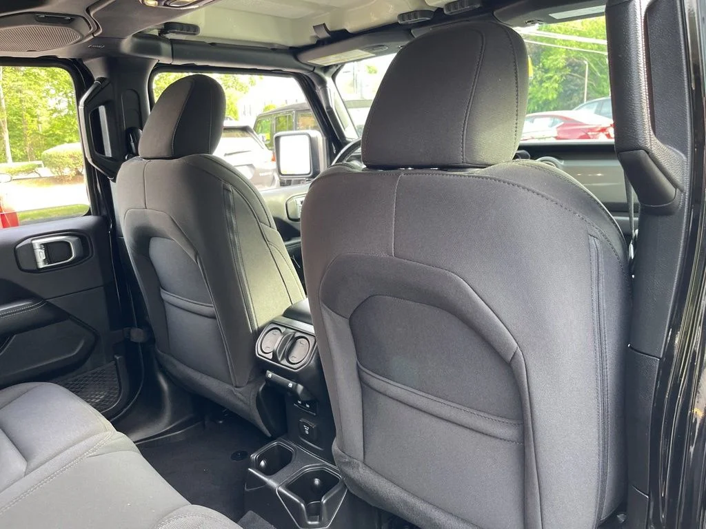 Used 2023 Black Jeep Sahara image 22