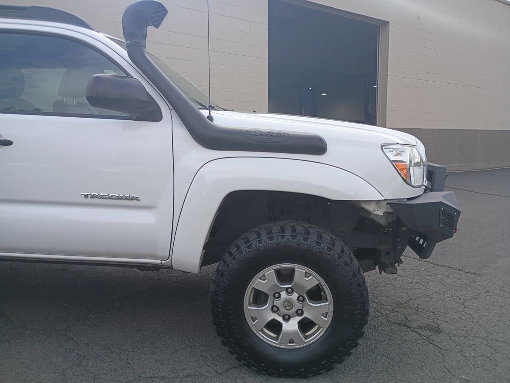 Used 2012 Super White Toyota Base image 2