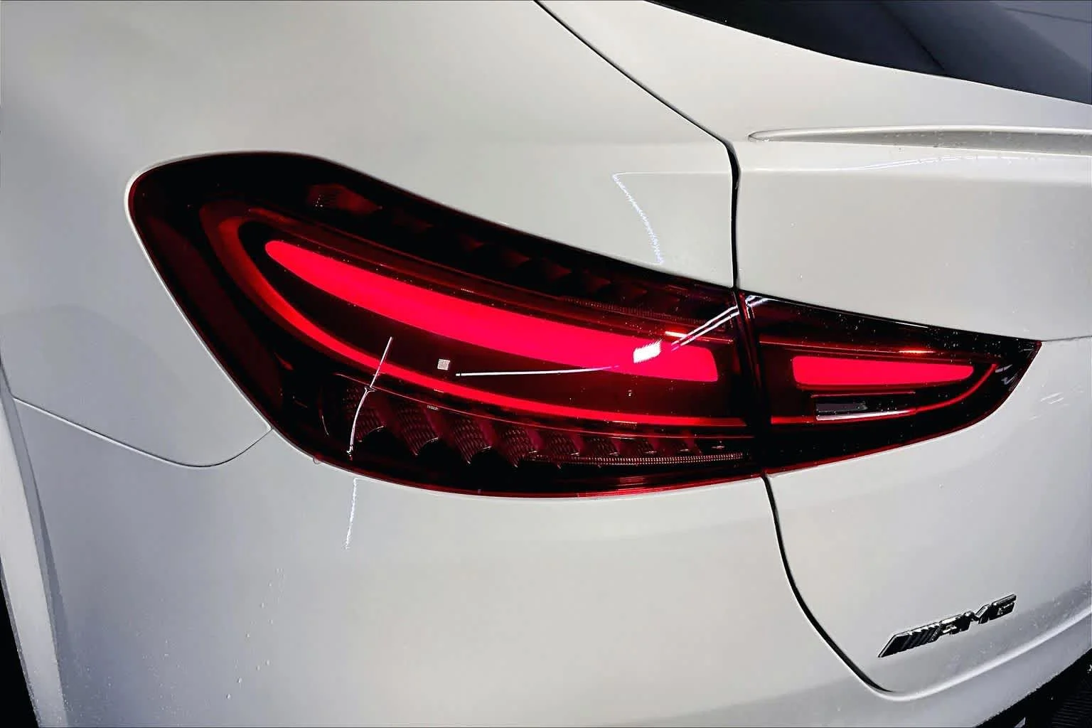New 2026 MANUFAKTUR Moonlight White Metallic Mercedes-Benz AMG® GLE 63 S image 5