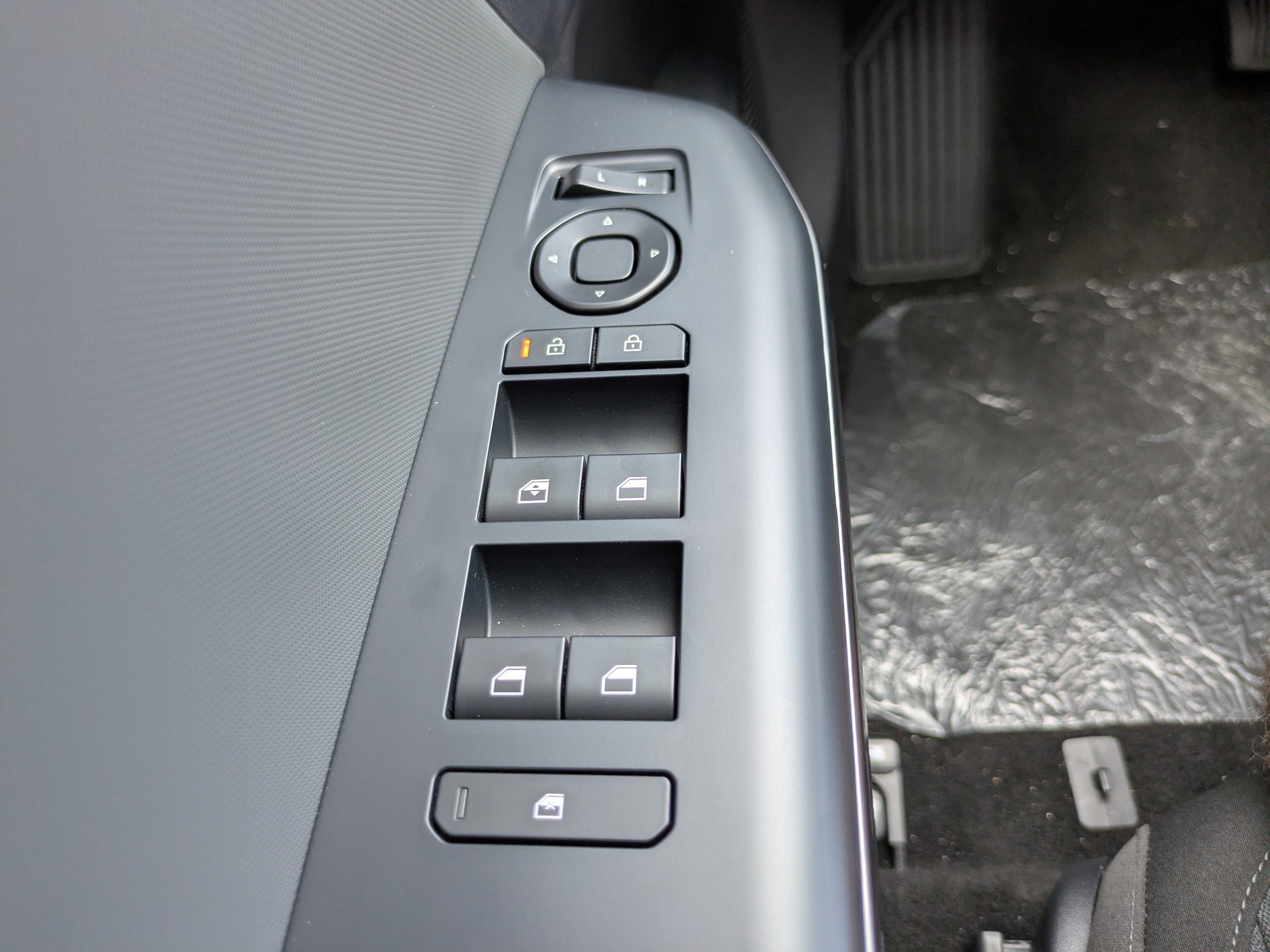 New 2026 Steel Gray Kia LXS image 28