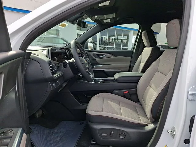 New 2026 White Chevrolet LT image 11