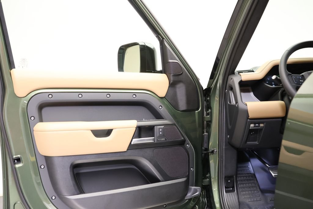 New 2026 Woolstone Green Land Rover X image 25