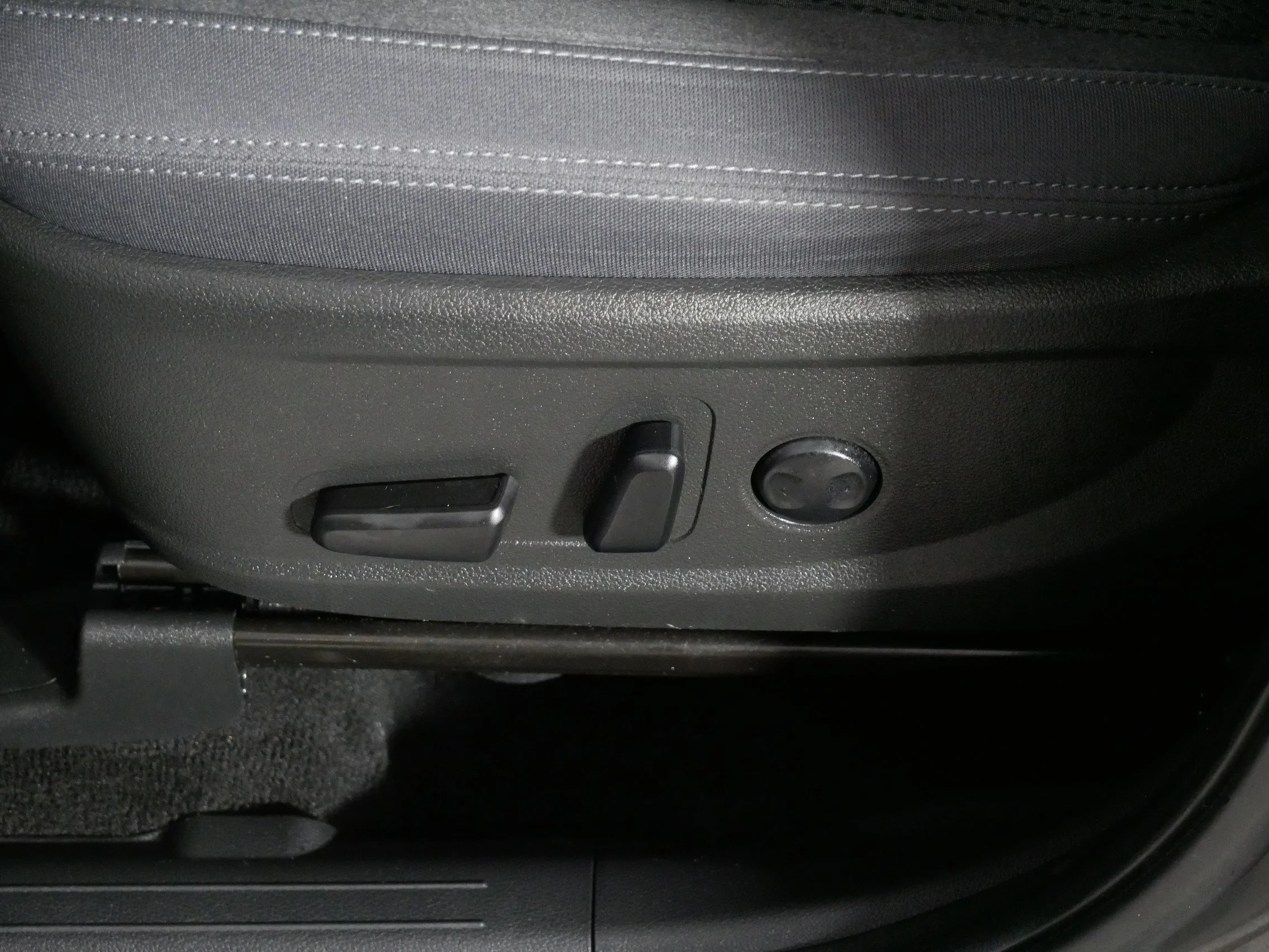 Used 2022 Hampton Gray Hyundai SEL image 20