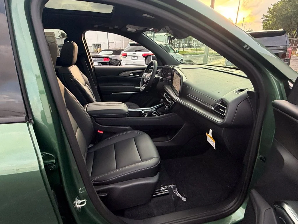 New 2027 Trillium Green Metallic Chevrolet LT image 15