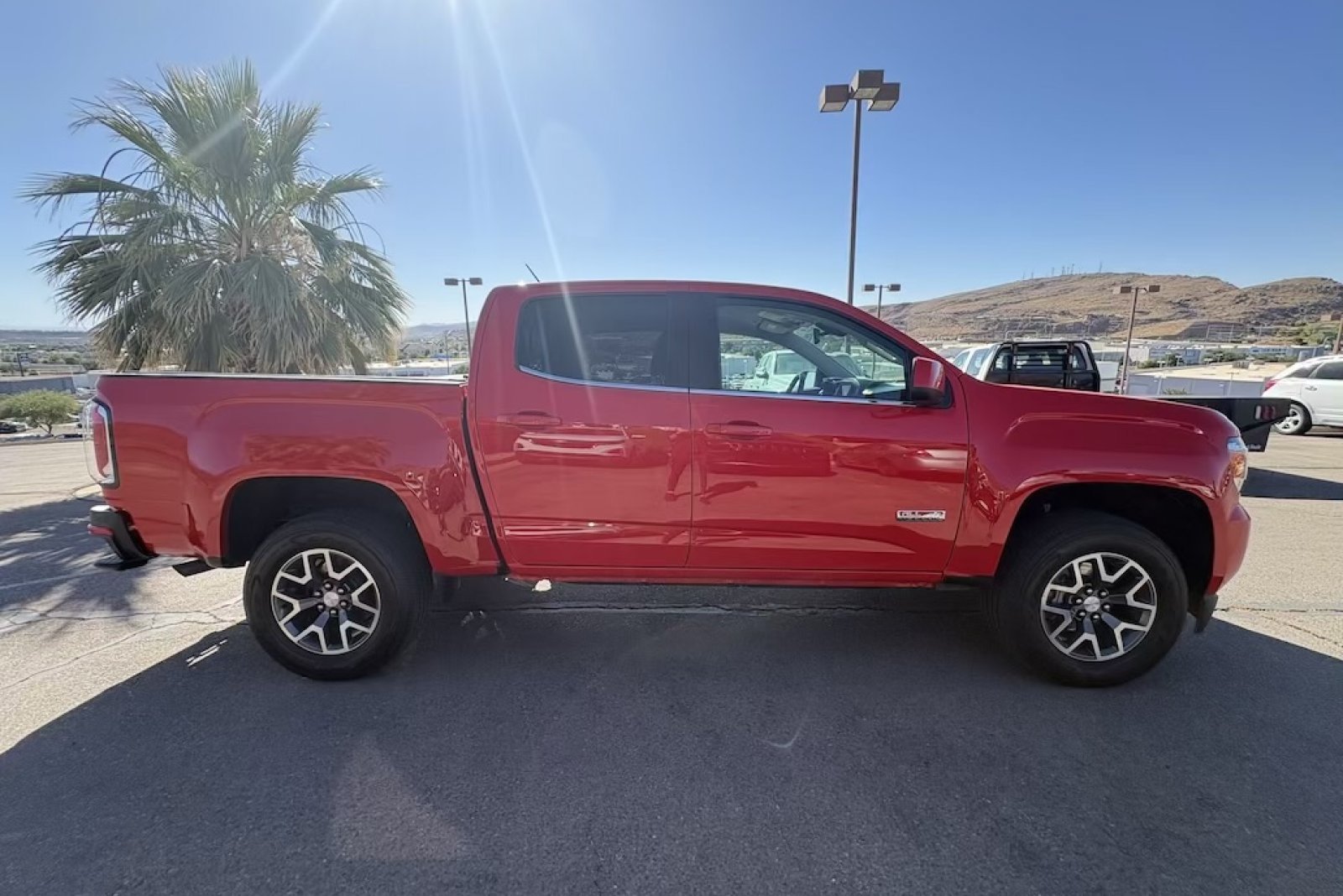 Used 2016 Cardinal Red GMC 4WD SLE image 7