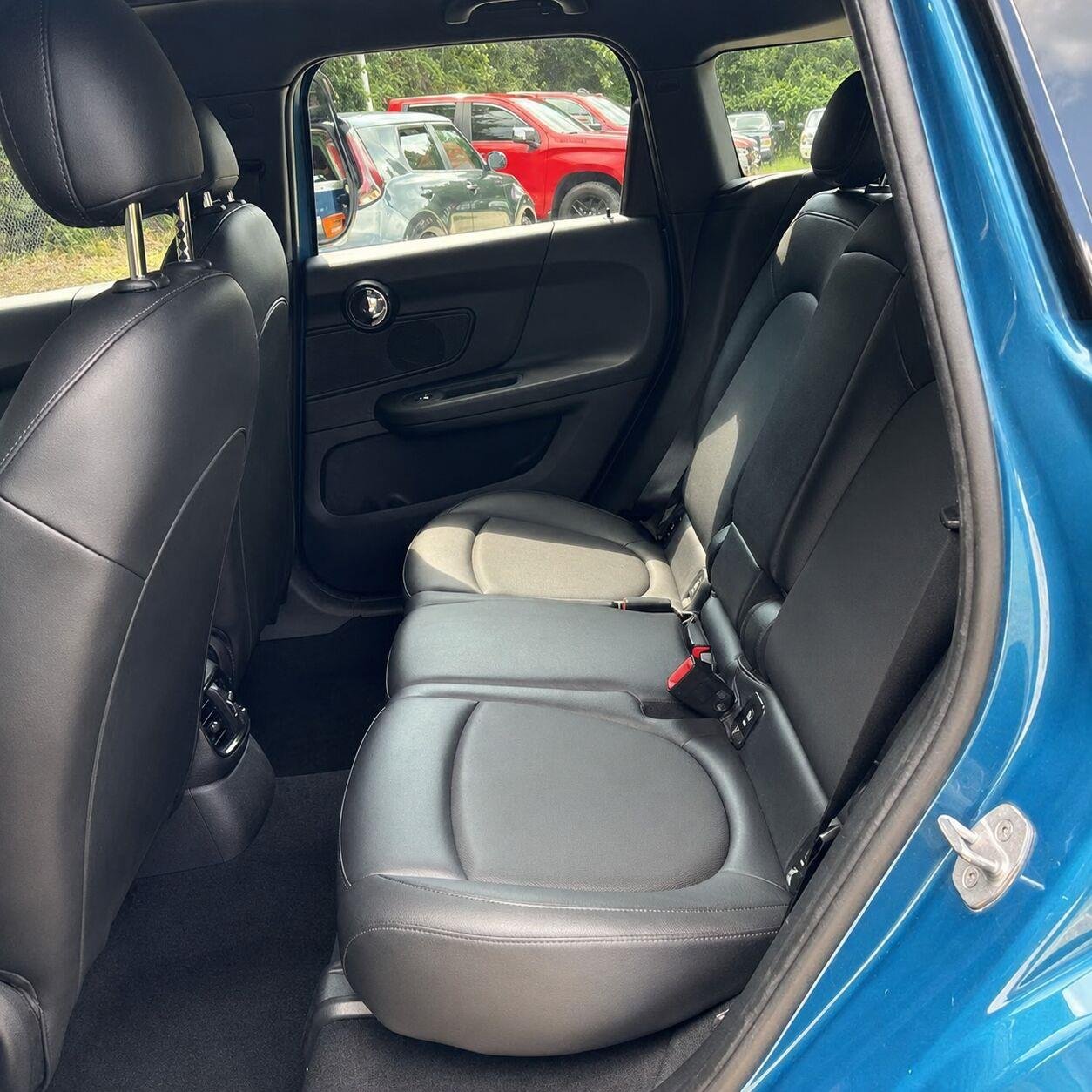 Used 2022 Island Blue Metallic MINI Oxford Edition image 13