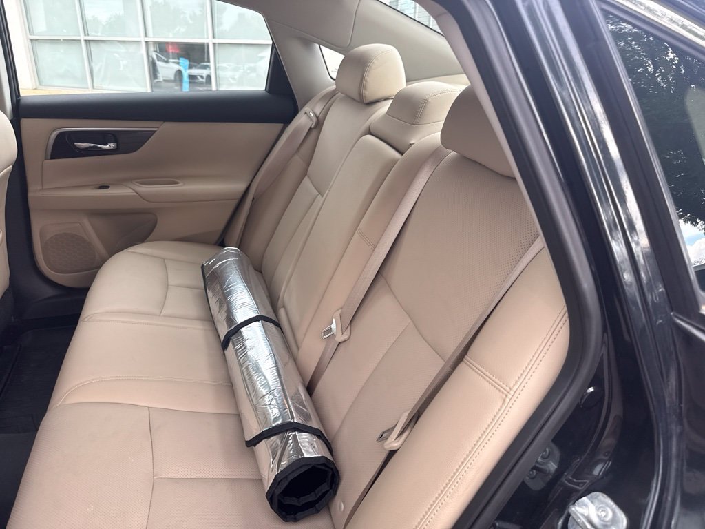 Used 2015 Brown Nissan 3.5 SL image 12
