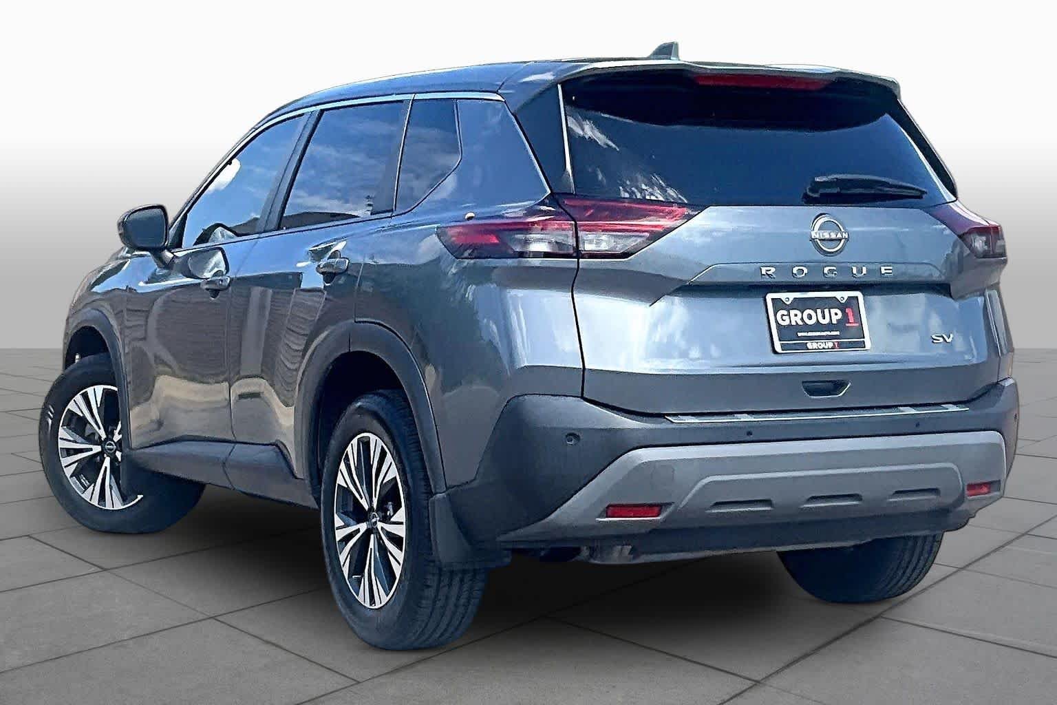 Used 2022 Gun Metallic Nissan SV image 11