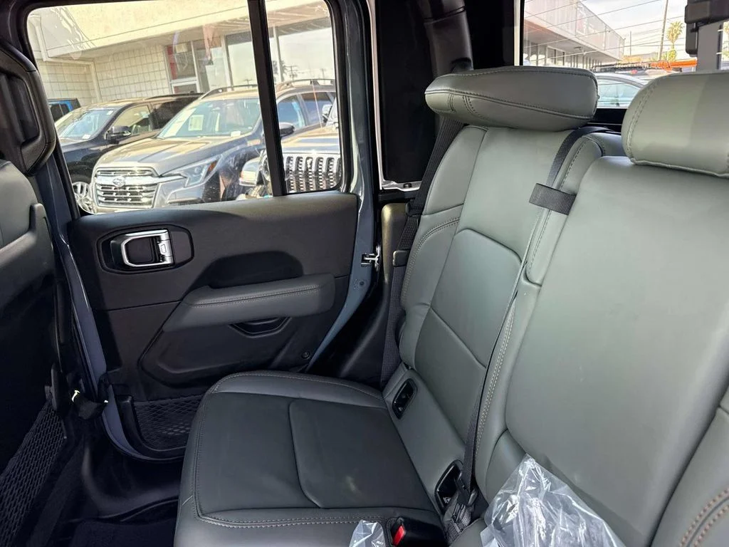 New 2026 Anvil Clear-Coat Exterior Paint Jeep Mojave X image 11