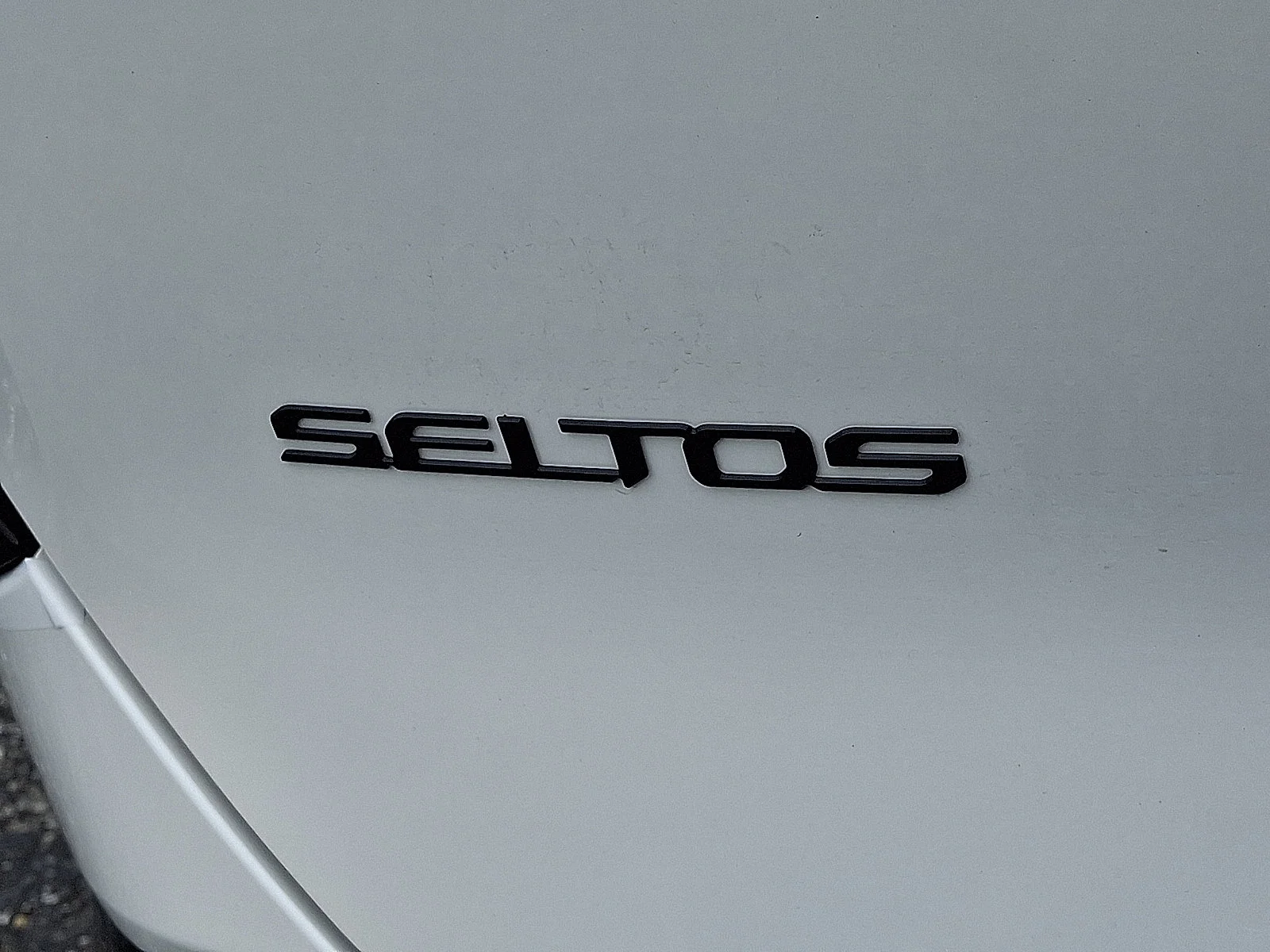 New 2027 White Kia X-Line S image 9