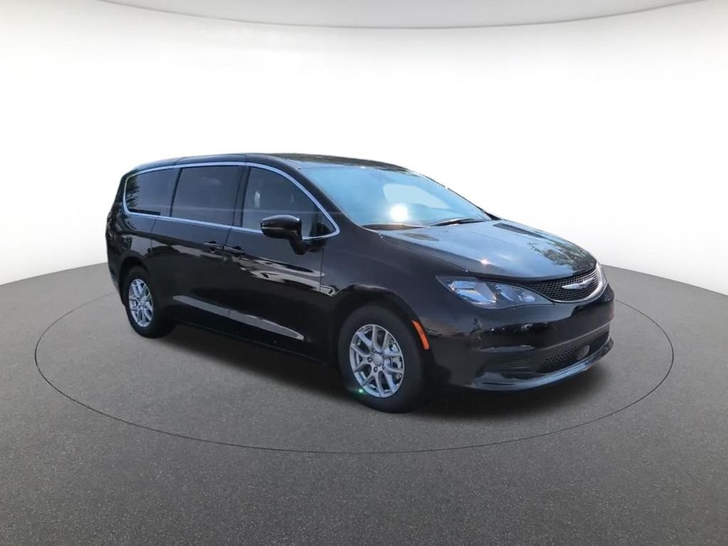 New 2027 Diamond Black Crystal Pearl-Coat Exterior Paint Chrysler LX image 2