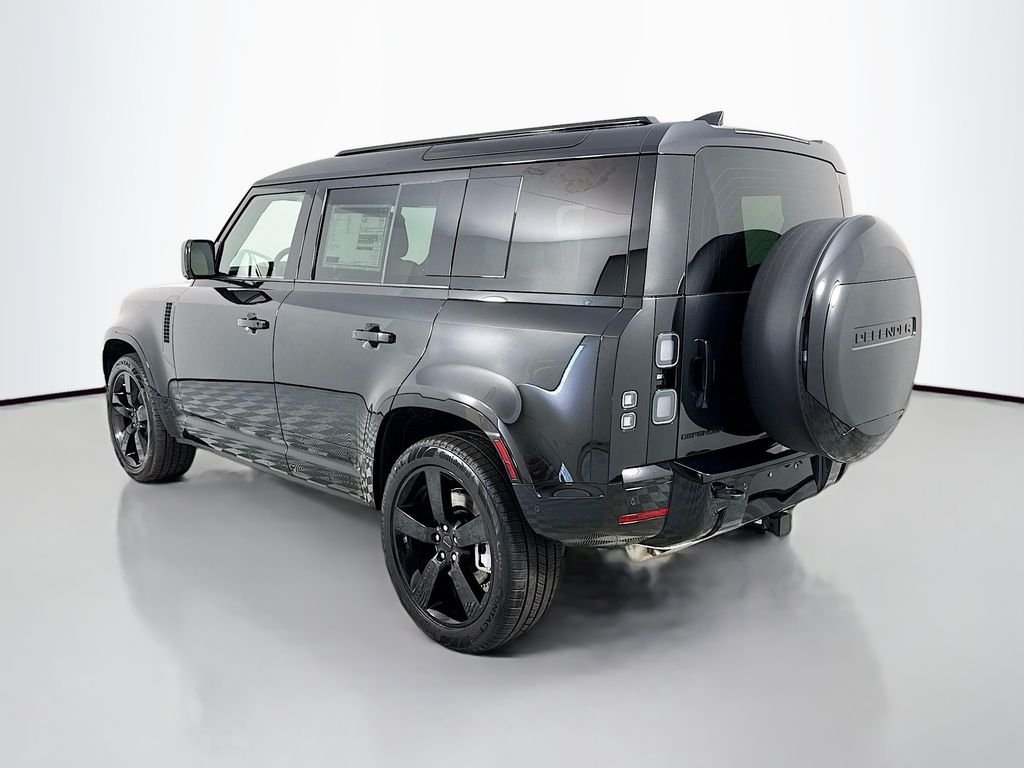 New 2026 Santorini Black LAND ROVER X-Dynamic SE image 3