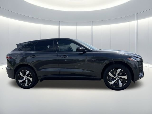 Used 2026  Jaguar P400 R-Dynamic S image 6
