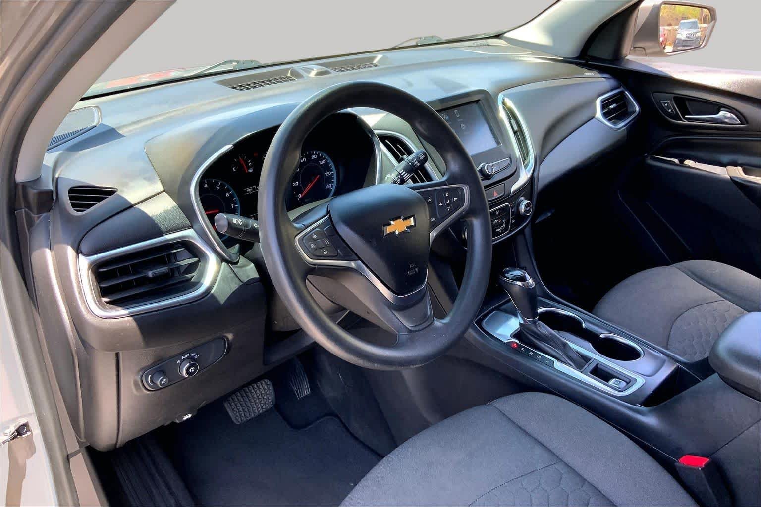 Used 2018 Pepperdust Metallic Chevrolet LT image 15