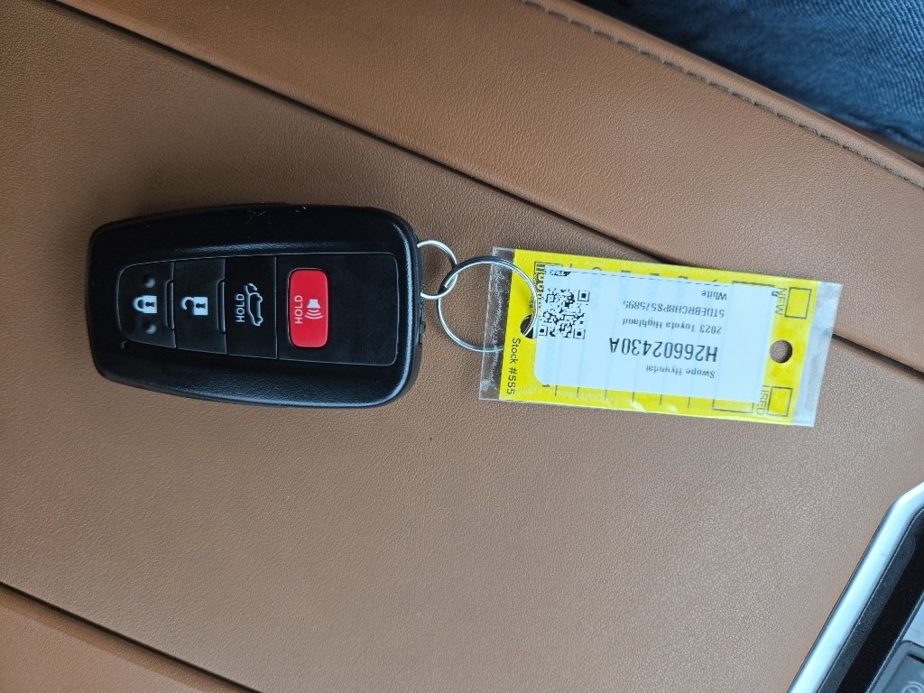 Used 2023 Wind Chill Pearl Toyota Hybrid Platinum image 15
