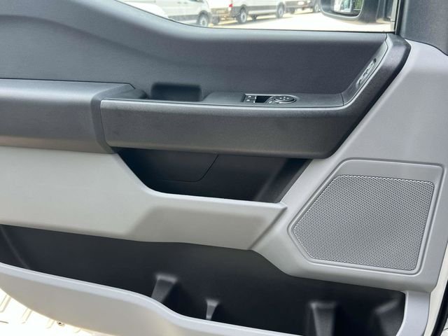 2025 Ford F-350 Super Duty Chassis Cab XL - Photo 29