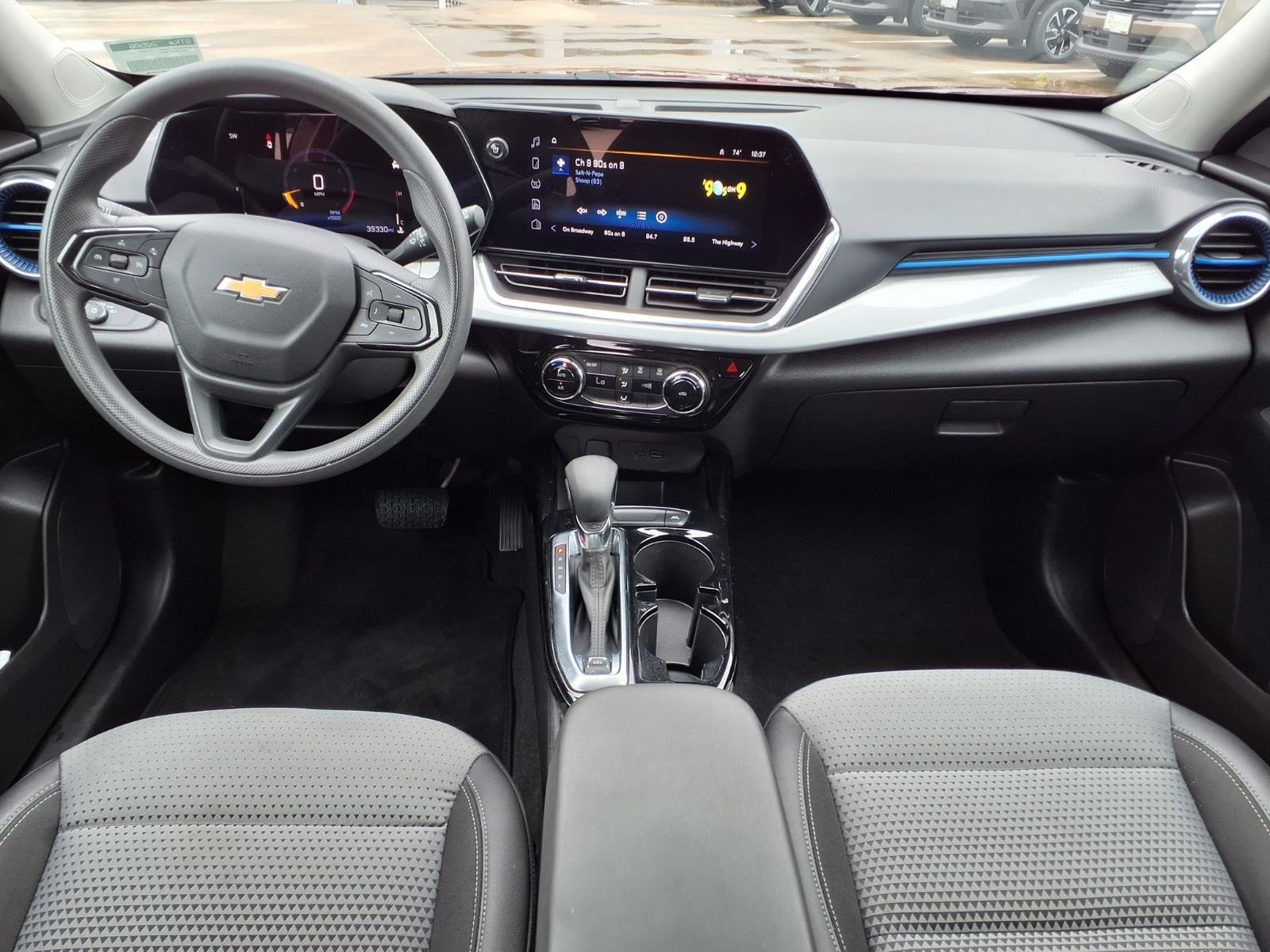 2025 Chevrolet Trax LT - 10