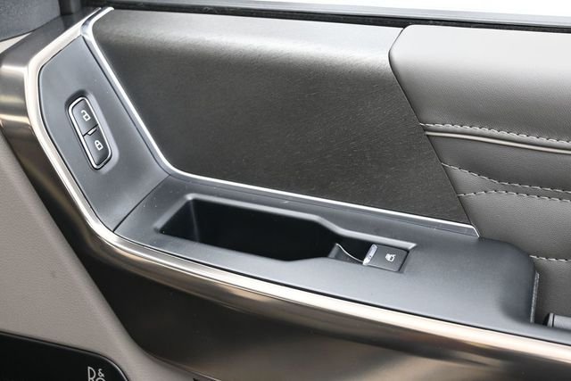 New 2026 Star White Metallic Tri-Coat Ford F-250® Platinum® image 36