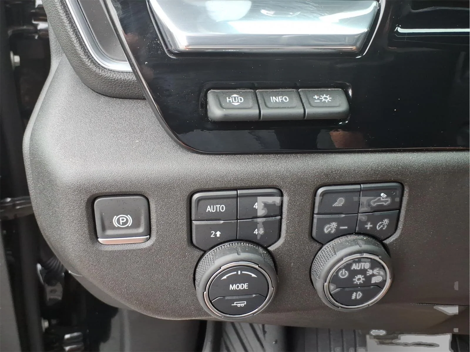 Used 2025 Black Chevrolet LTZ image 18