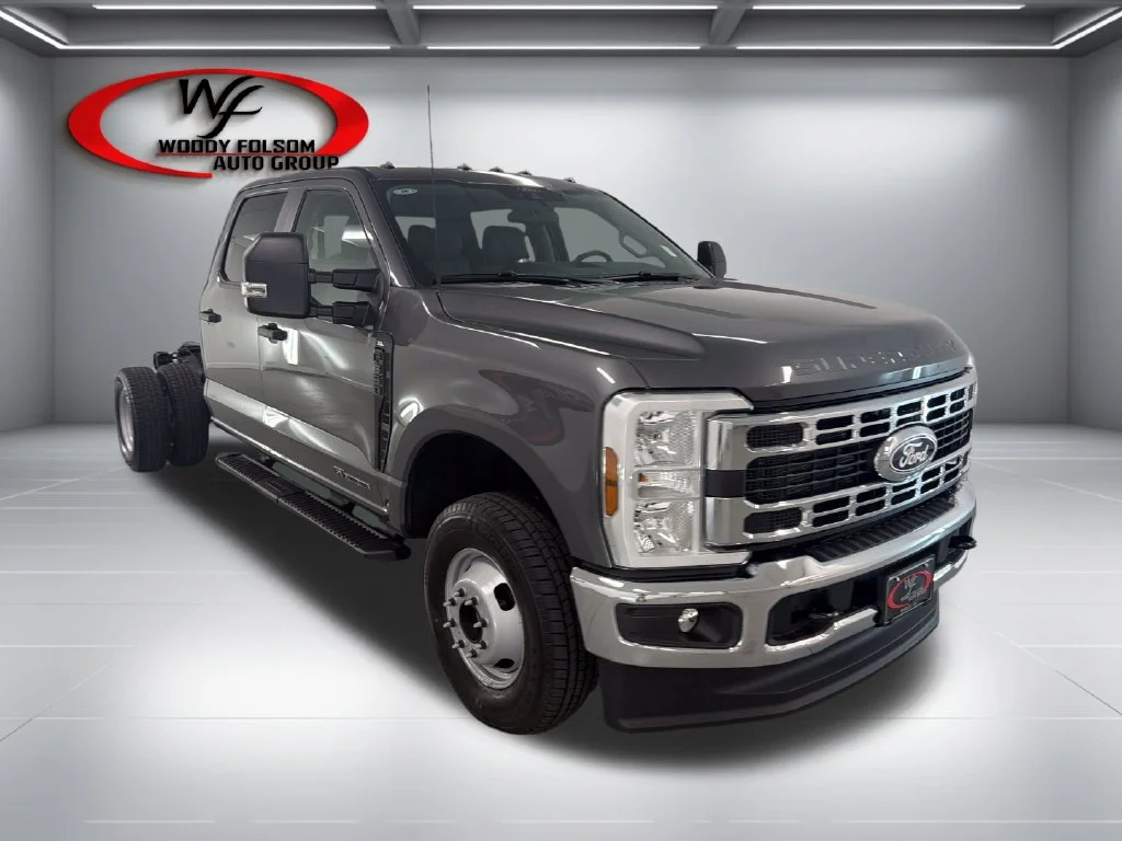 New 2027 Carbonized Gray Metallic Ford F-350® XL image 3