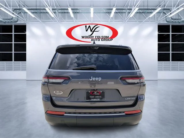 New 2026 Baltic Gray Metallic Clear-Coat Exterior Paint Jeep Limited image 4