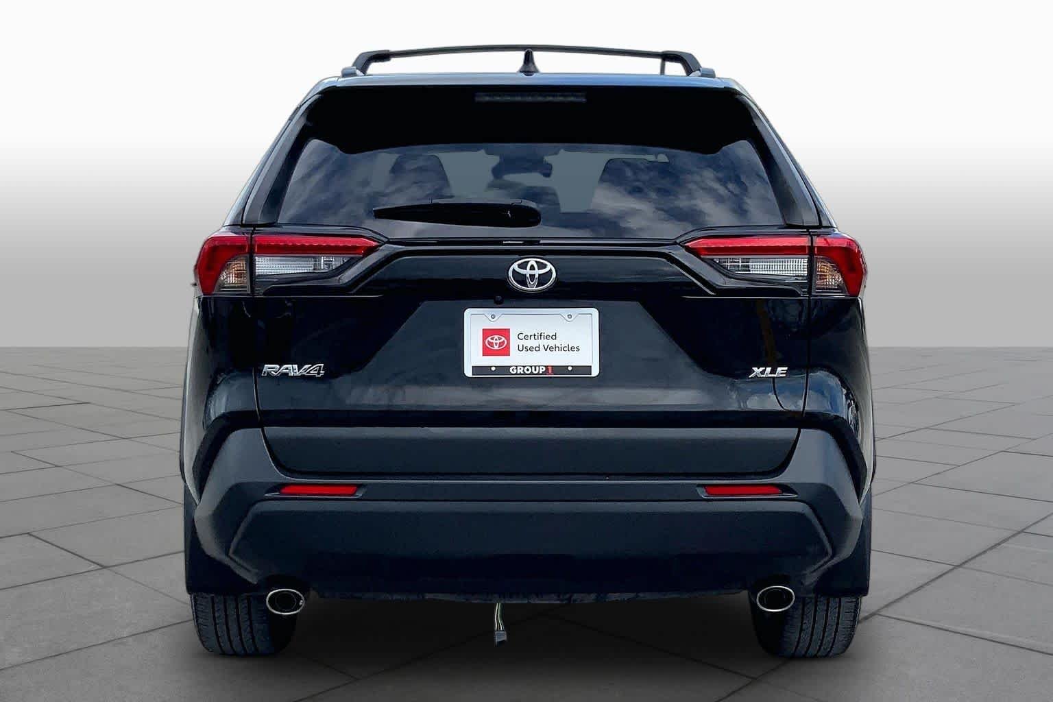 Used 2023 Midnight Black Metallic Toyota XLE Premium image 5
