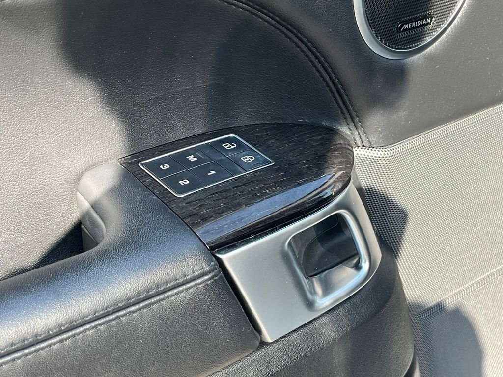 Used 2022 White Land Rover HSE Silver Edition image 21