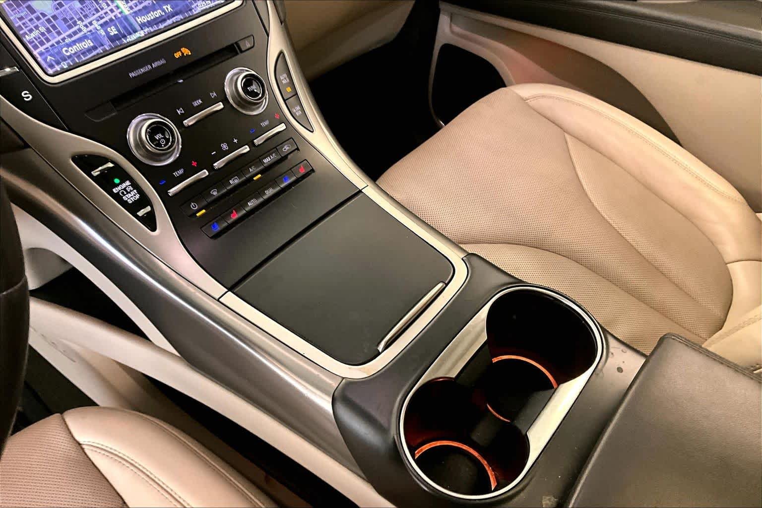 Used 2019 Iced Mocha Premium Colorant Lincoln Reserve image 15