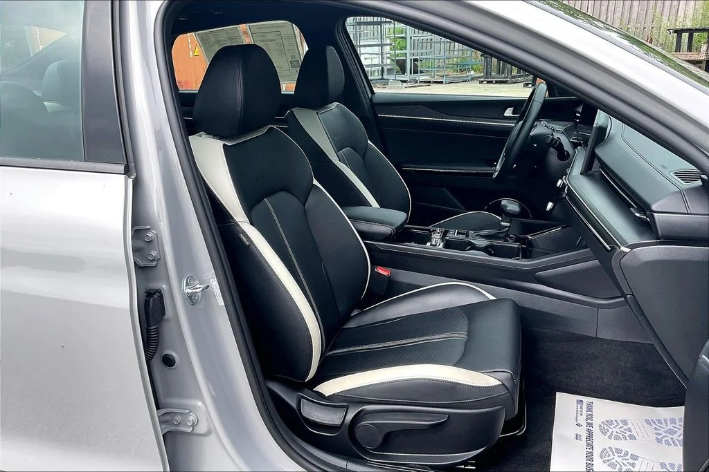 Used 2025 Gray Kia GT-Line image 7