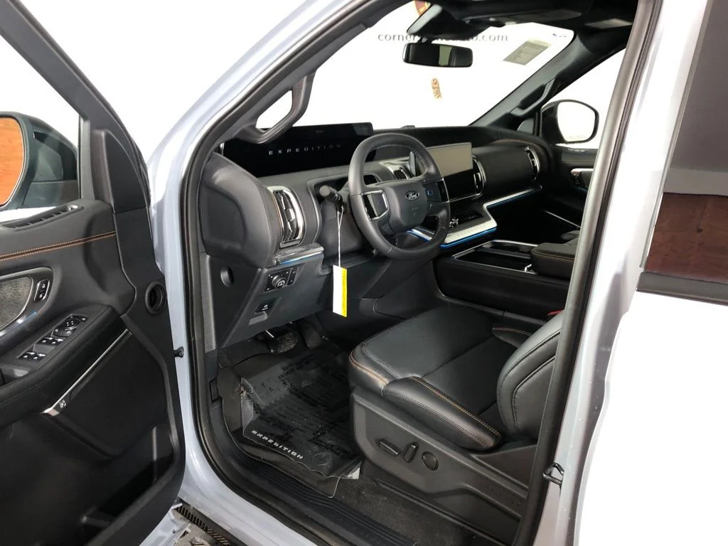 New 2026 Glacier Gray Metallic Tri-Coat Ford Tremor® image 7