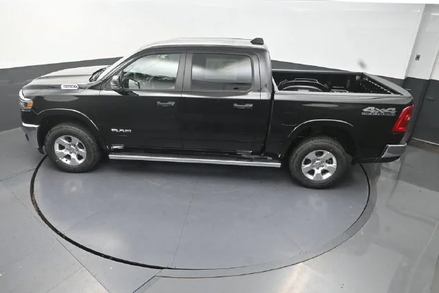 New 2027 Diamond Black Crystal Pearl-Coat Exterior Paint RAM Big Horn/Lone Star image 14