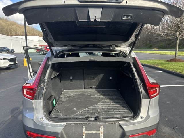 2023 Volvo XC40 Plus - Photo 23