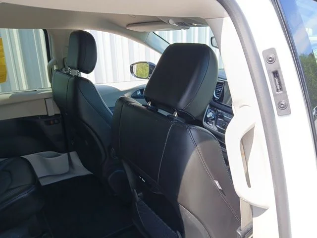 Used 2024 White Chrysler Touring L image 18