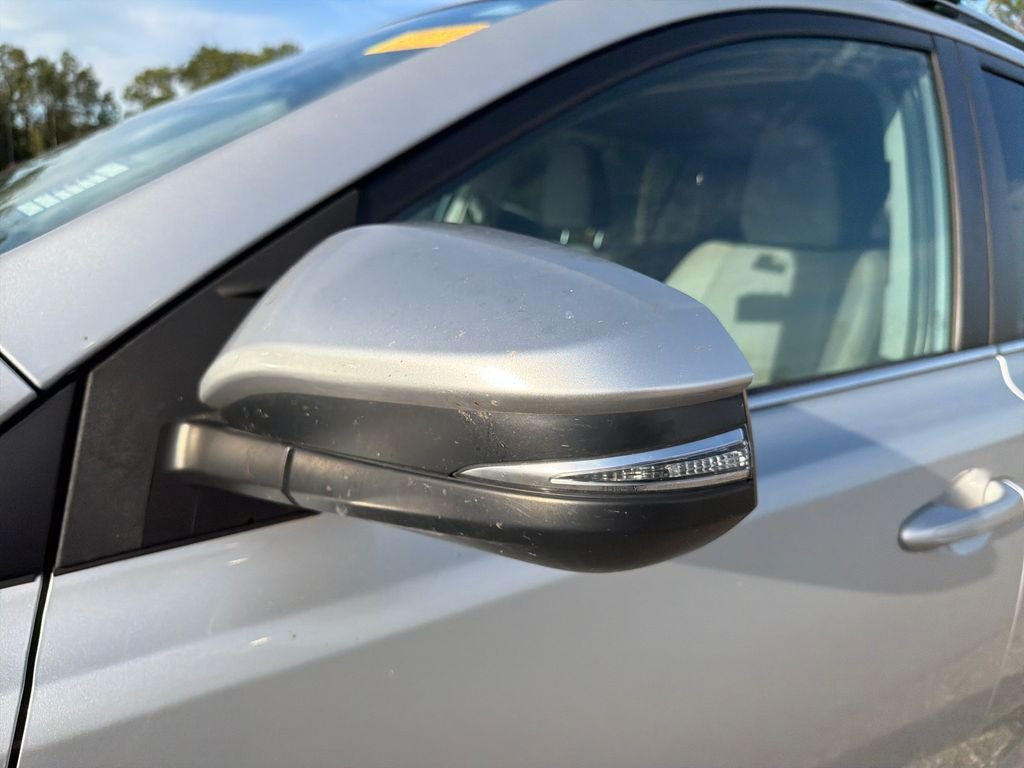 Used 2015 Silver Toyota XLE image 12