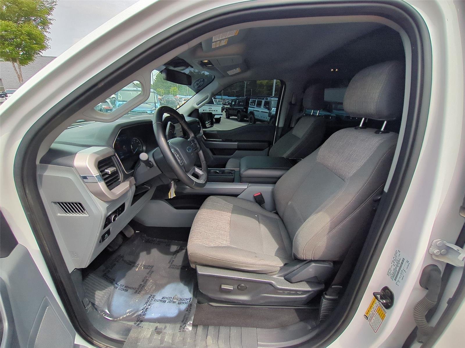 Used 2023 Oxford White Ford XL image 19