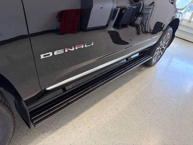 2027 GMC Yukon Denali - Photo 17