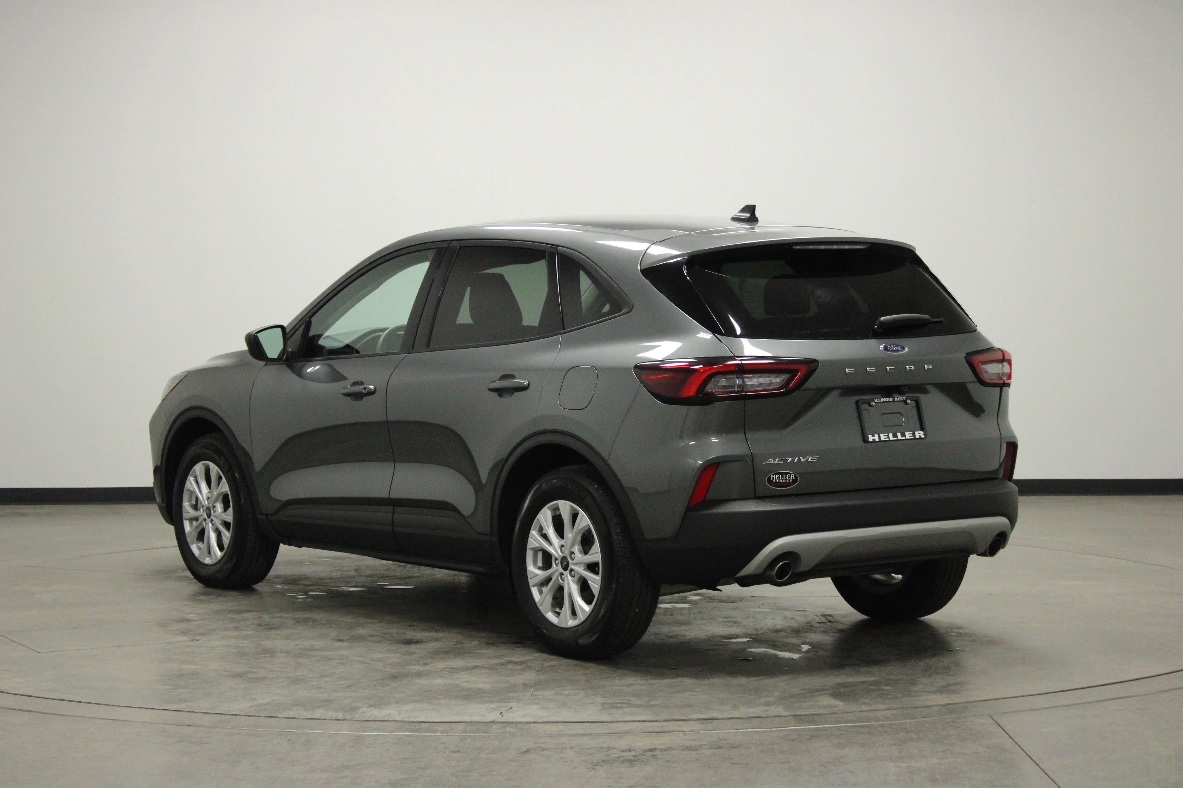 Used 2025 Gray Metallic Ford Active image 6