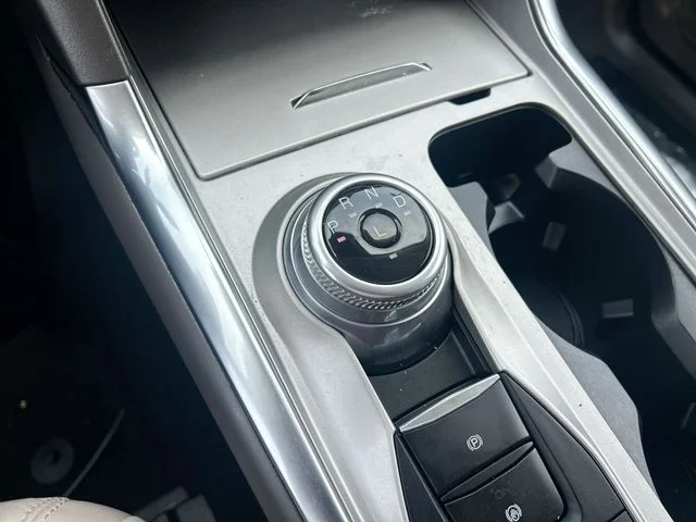 Used 2023 White Ford Platinum image 24