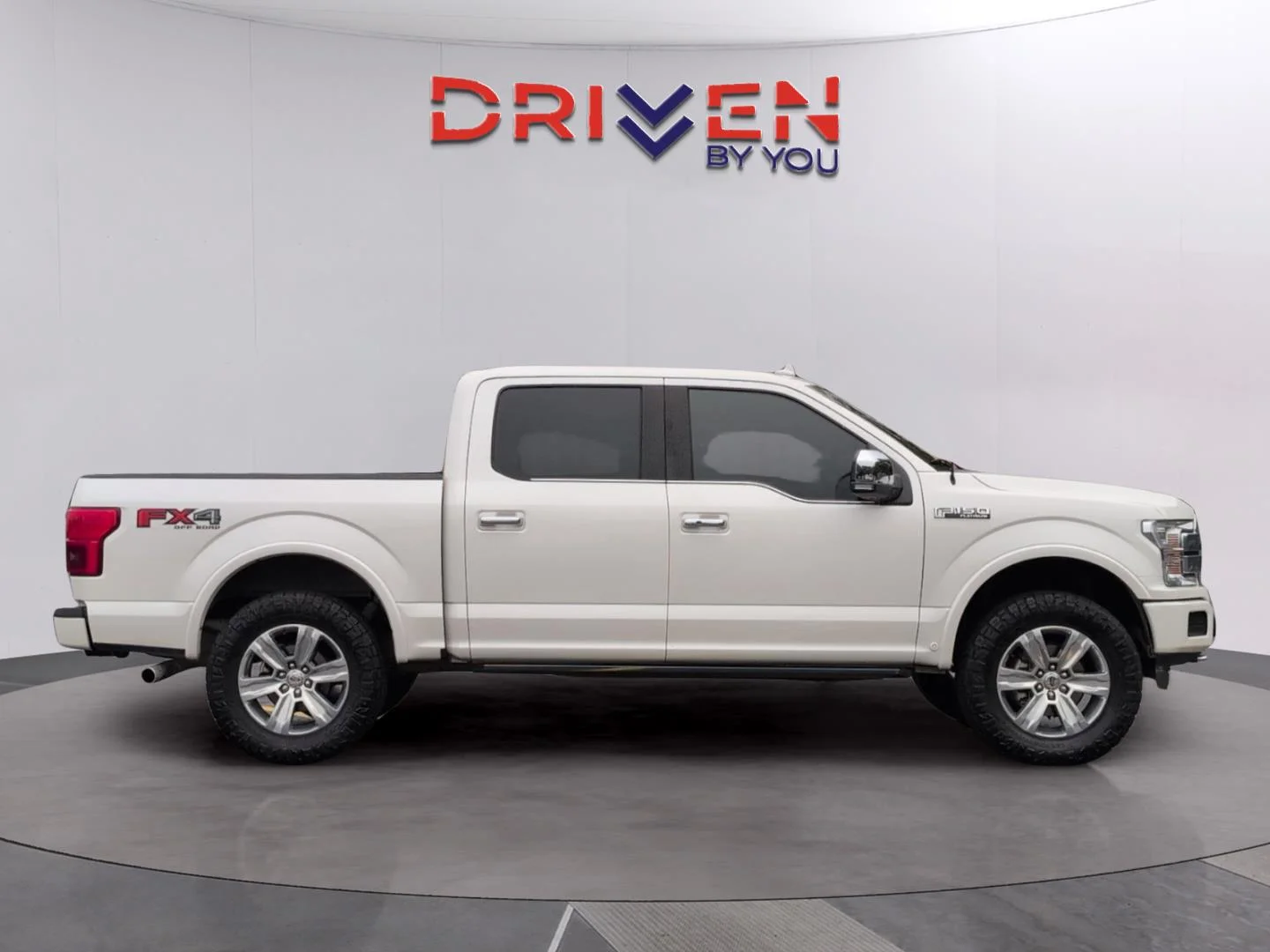 Used 2018 White Platinum Metallic Tri-Coat Ford Platinum image 6