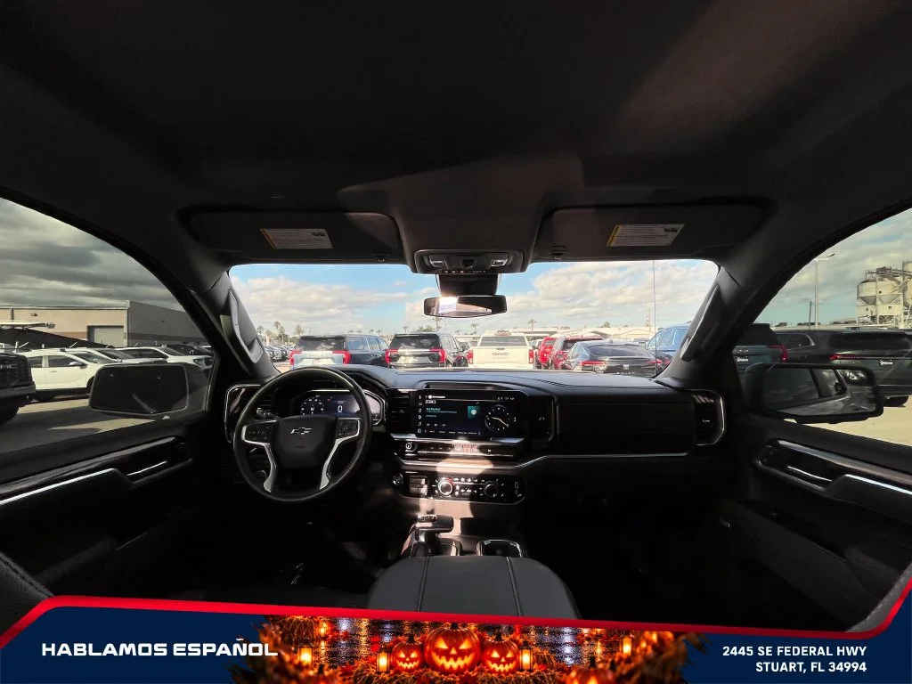 Used 2025 Summit White Chevrolet RST image 14