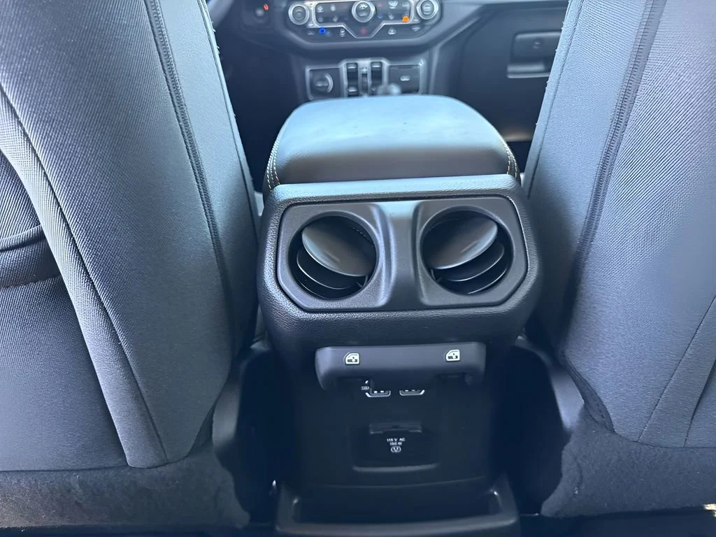 Used 2025 White Jeep Sahara image 14